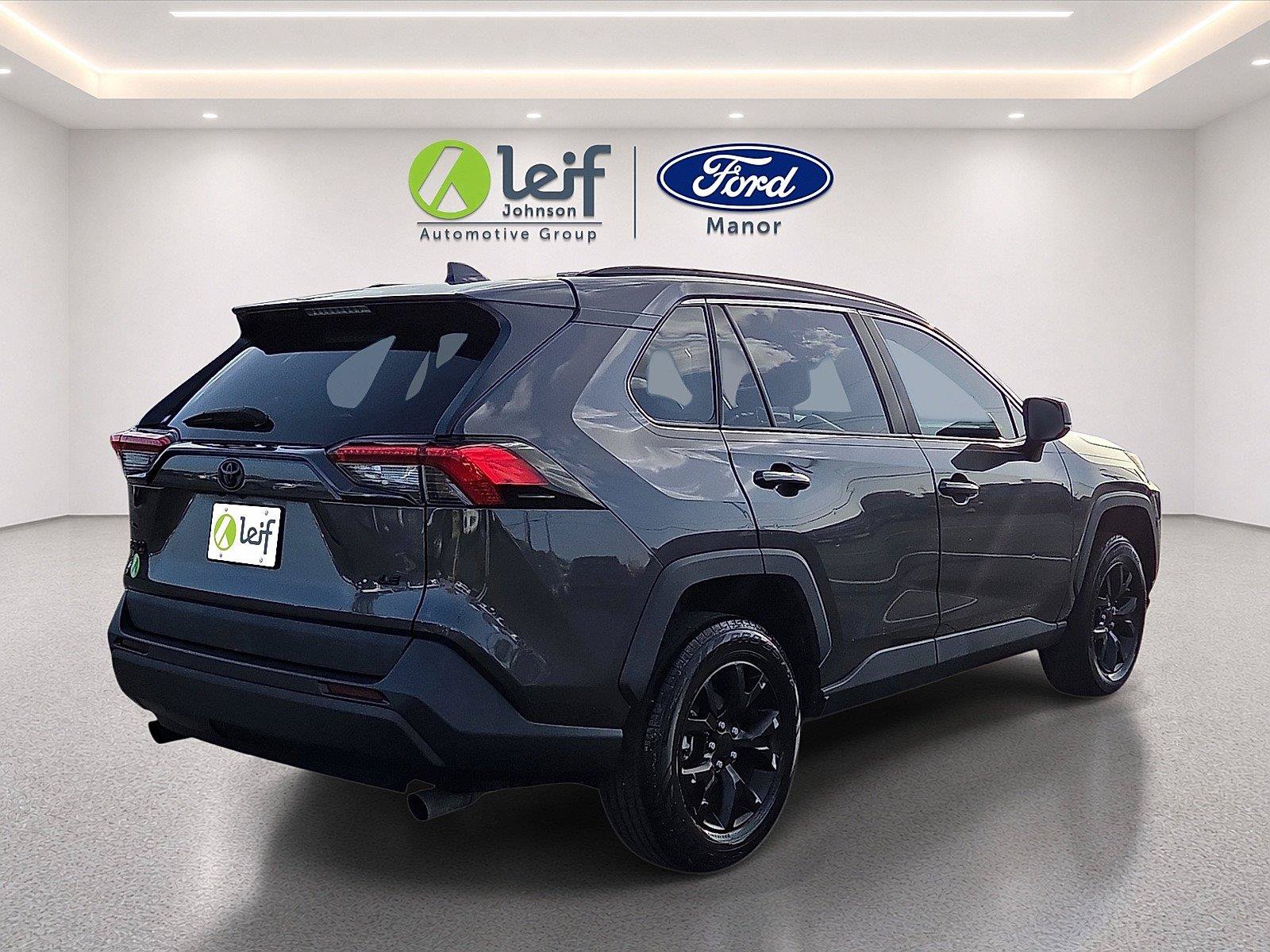Used 2021 Toyota RAV4 LE FWD image 7