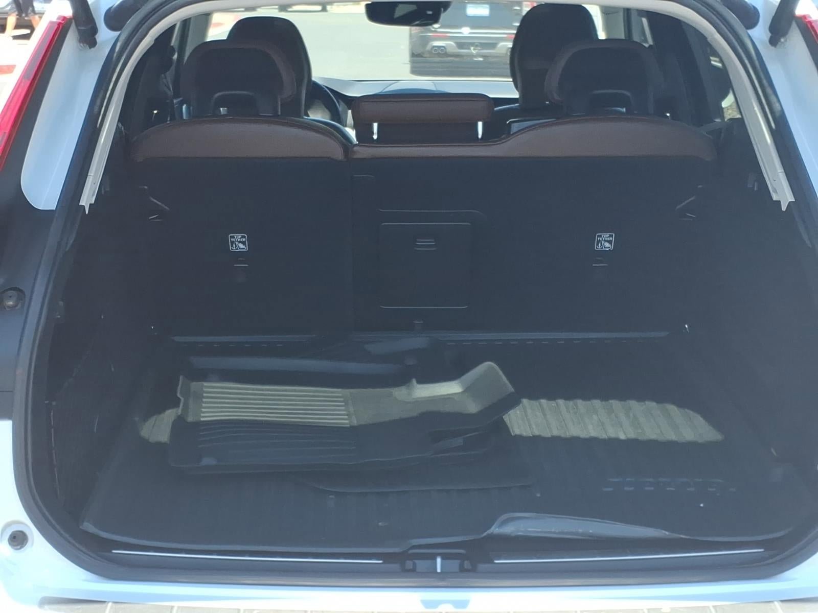 Used 2019 Volvo XC60 T5 Momentum w/ Premium Package AWD/4WD image 16