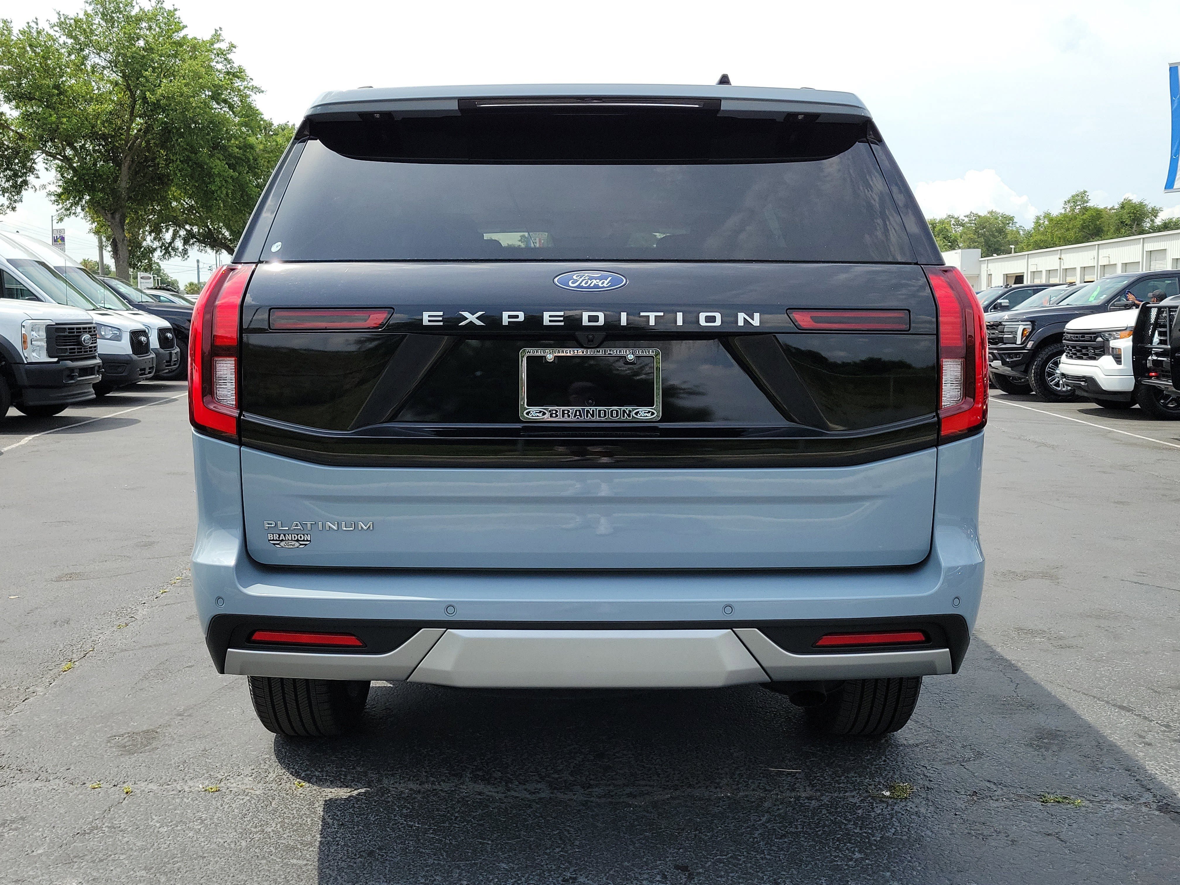 Certified 2025 Ford Expedition Platinum w/ Platinum Ultimate Package AWD/4WD image 7
