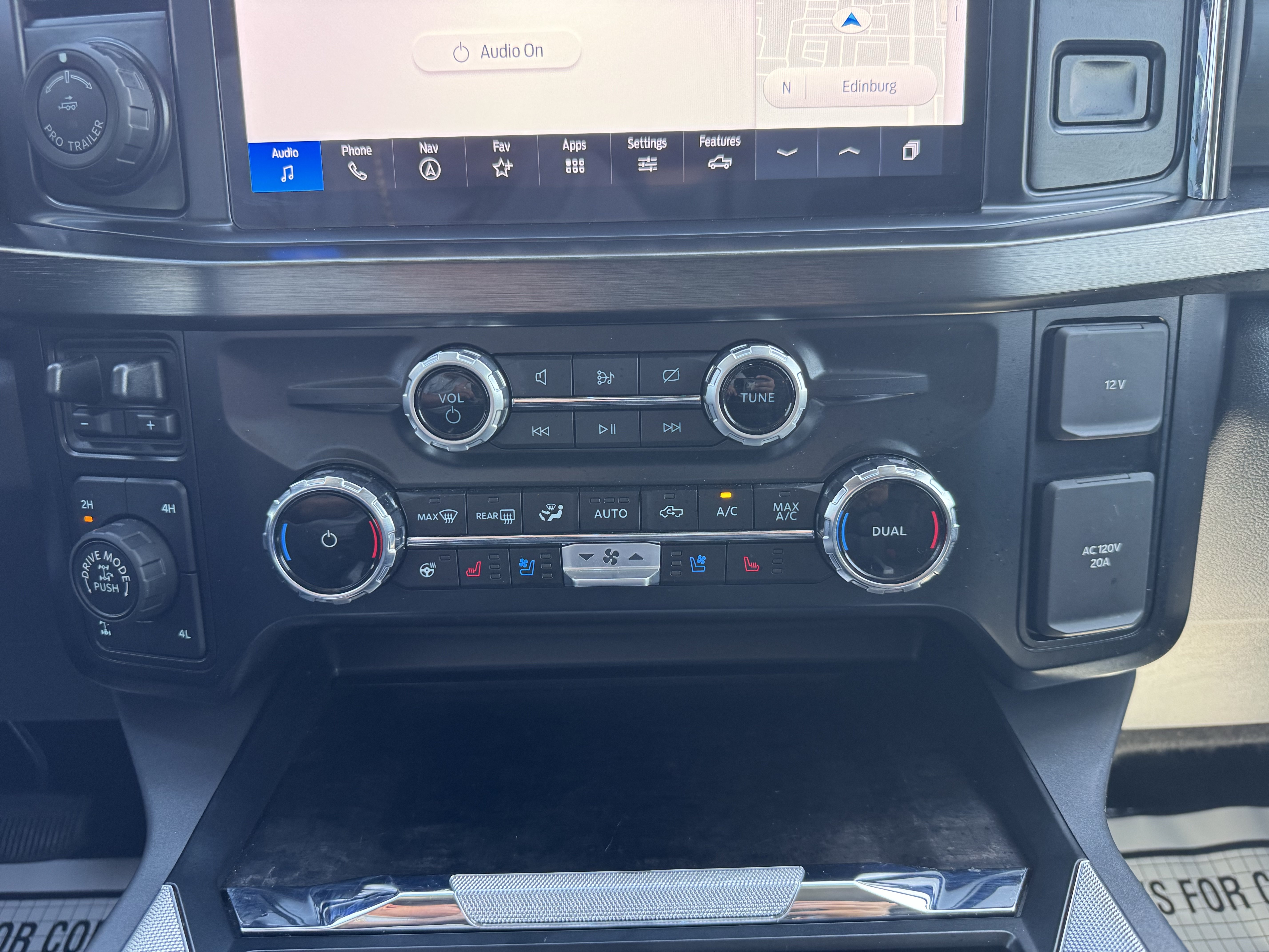 Certified 2024 Ford F250 Lariat w/ Lariat Ultimate Package AWD/4WD image 14
