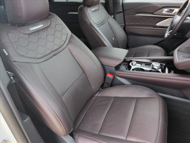 Certified 2025 Ford Explorer Platinum w/ LUX Leather Package image 21