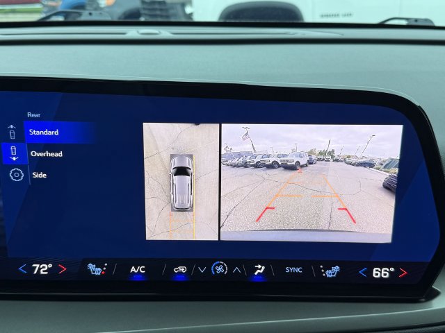 Used 2024 Chevrolet Traverse LT FWD image 13