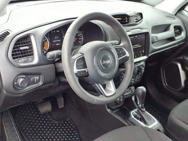 Used 2023 Jeep Renegade Latitude AWD/4WD image 17