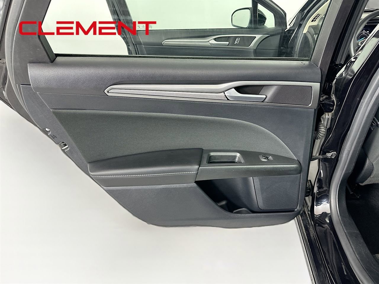 Certified 2020 Ford Fusion SE image 29