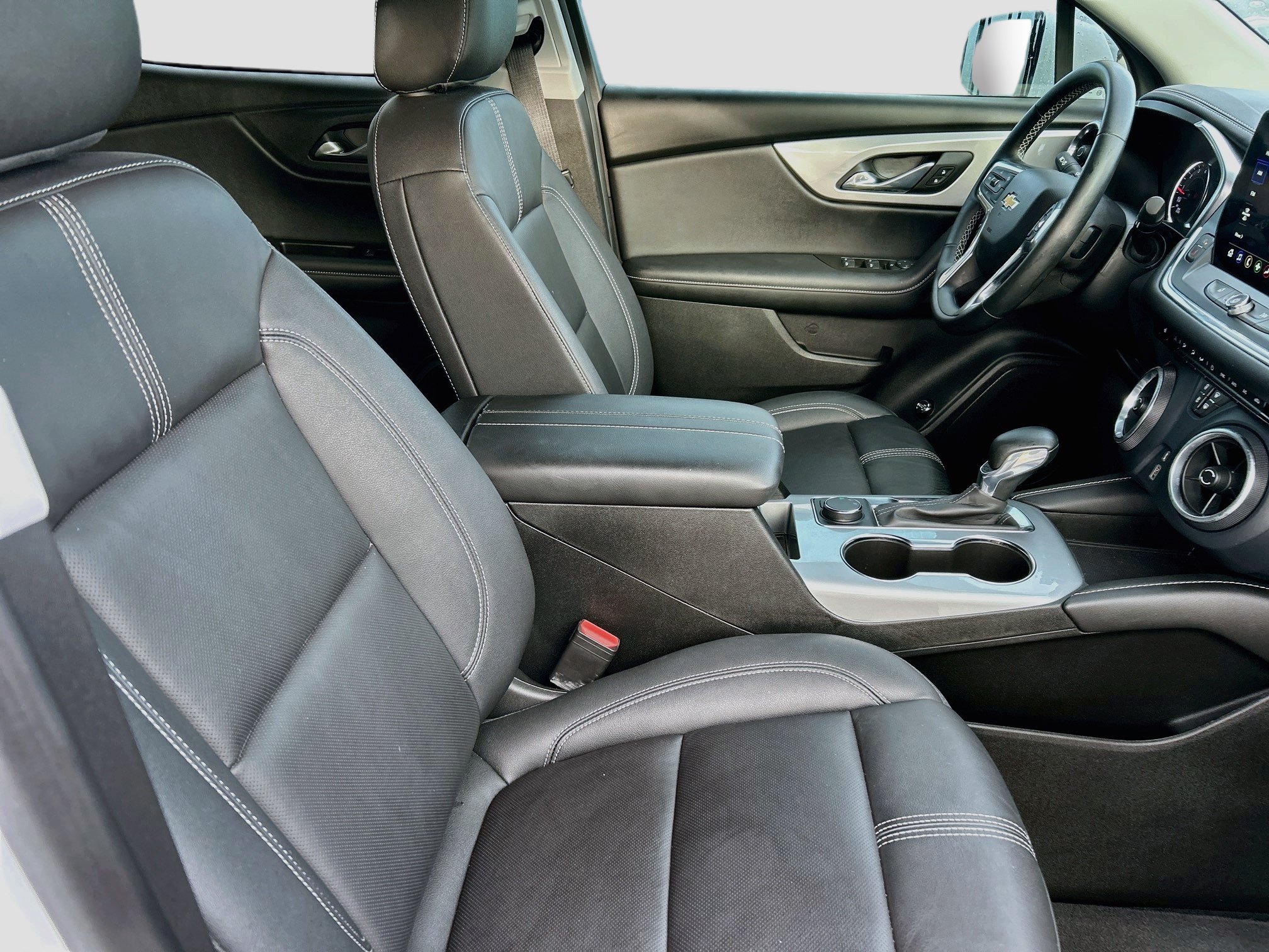 Used 2023 Chevrolet Blazer LT FWD image 29