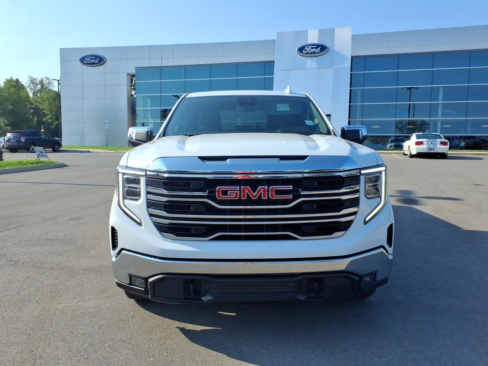 Used 2026 GMC Sierra 1500 SLT RWD image 8