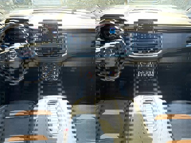 Used 2024 GMC Yukon AT4 w/ Technology Package image 17