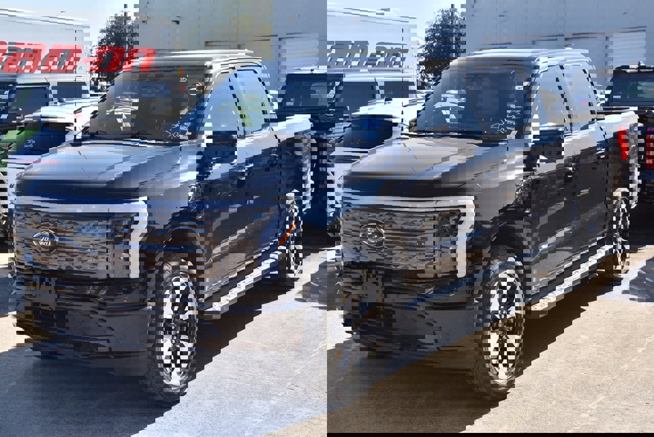 Certified 2023 Ford F150 Lightning Platinum image 1