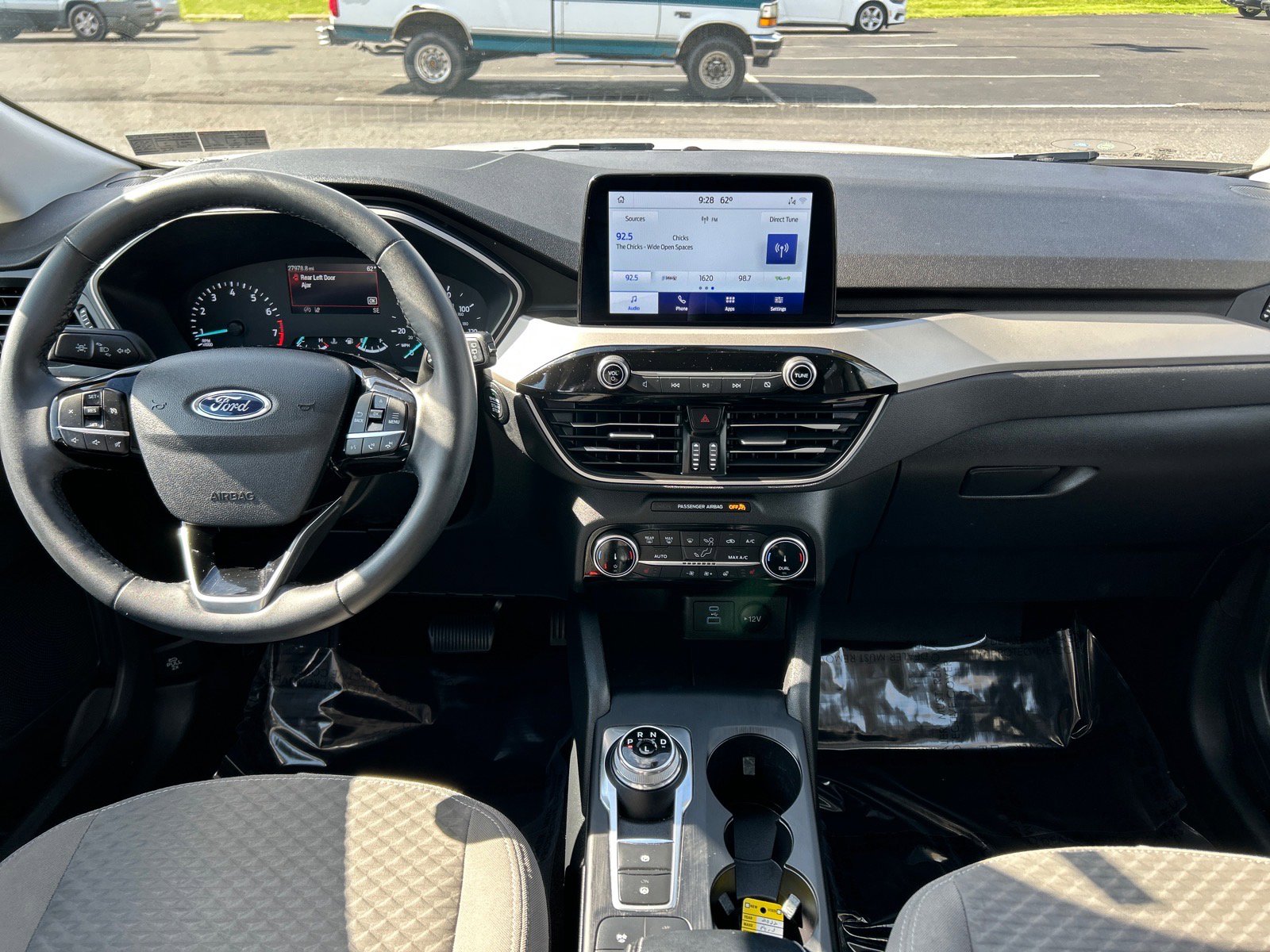 Certified 2022 Ford Escape SE w/ SE Sport Appearance Package AWD/4WD image 3
