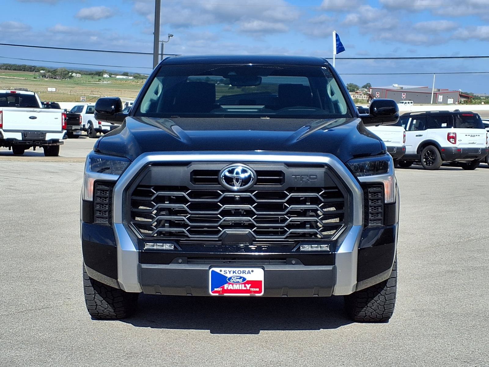 Used 2023 Toyota Tundra Limited w/ TRD Off-Road Package AWD/4WD image 2