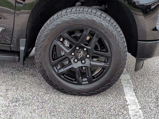 Used 2024 Chevrolet Silverado 1500 High Country w/ Midnight Edition AWD/4WD image 11