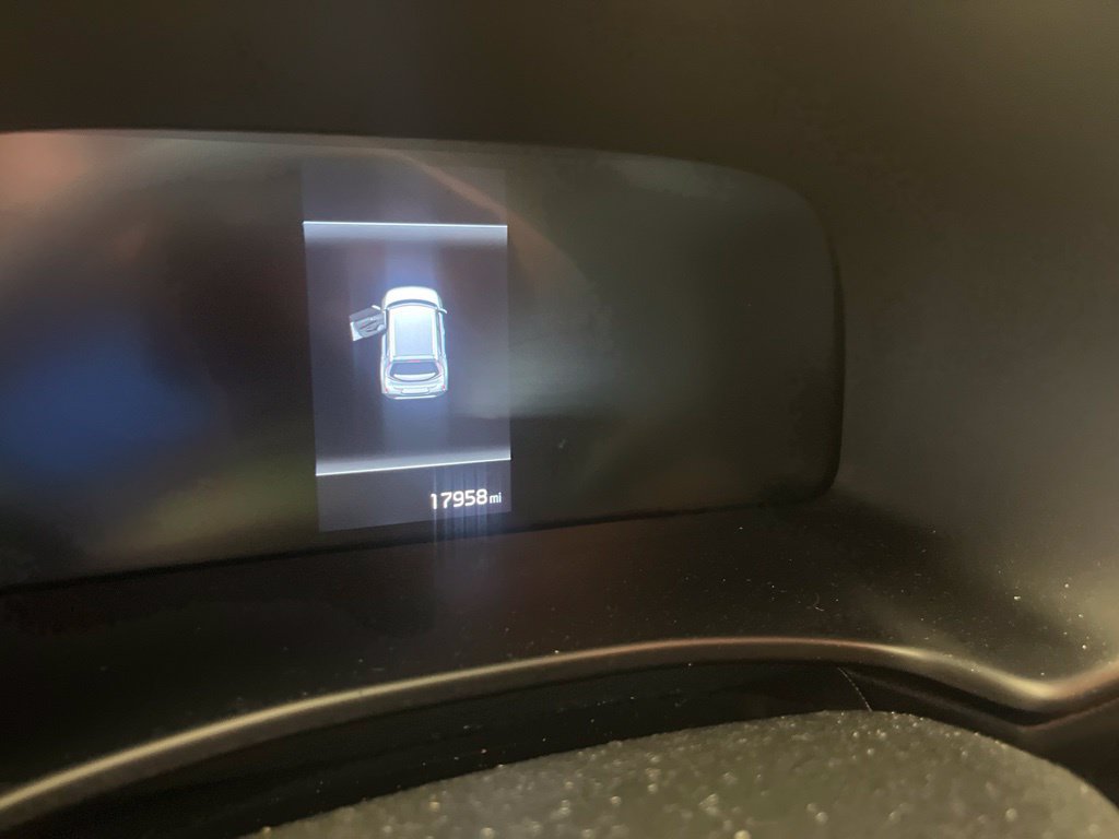 Used 2025 Kia Soul LX w/ LX Technology Package FWD image 4
