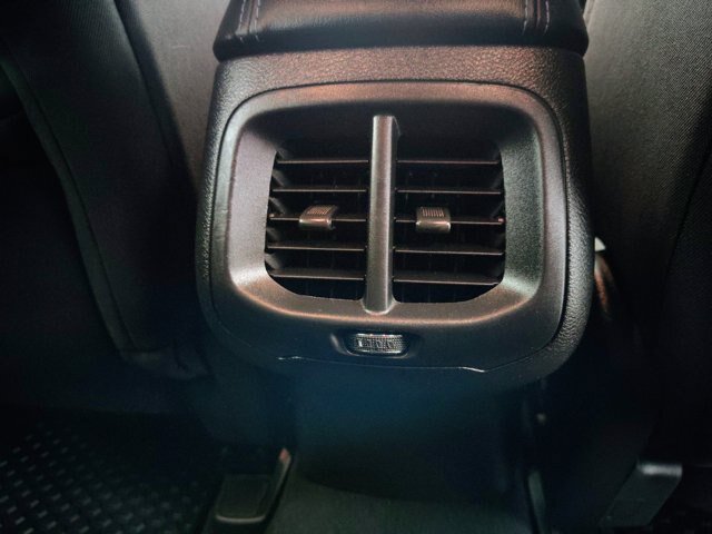 Used 2019 Jeep Cherokee Latitude w/ Cold Weather Group AWD/4WD image 27