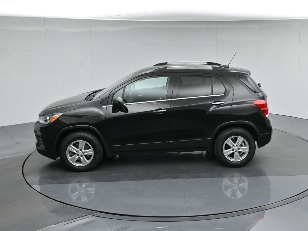 Used 2020 Chevrolet Trax LT w/ LT Convenience Package AWD/4WD image 46