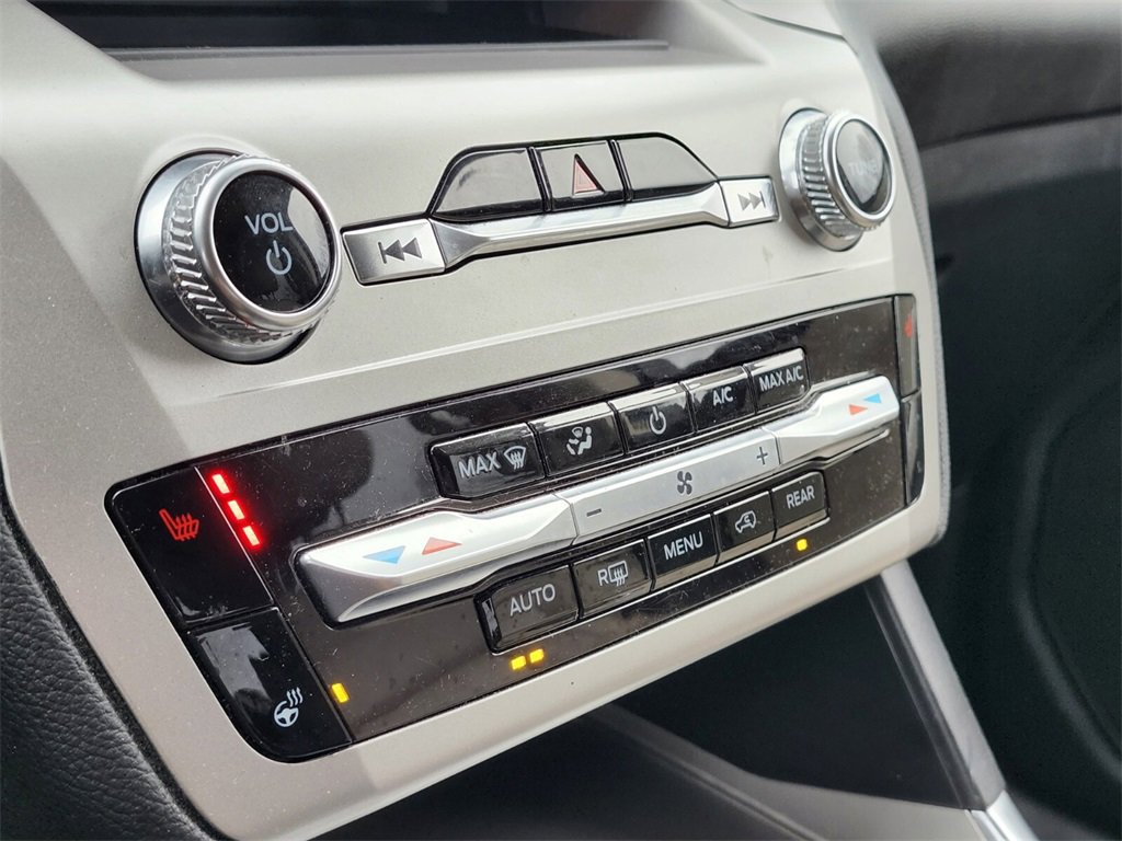 Certified 2022 Ford Explorer XLT w/ Equipment Group 202A image 23