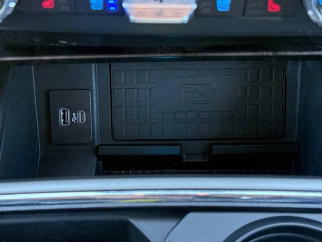 Certified 2022 Ford F250 Lariat w/ Black Appearance Package image 12