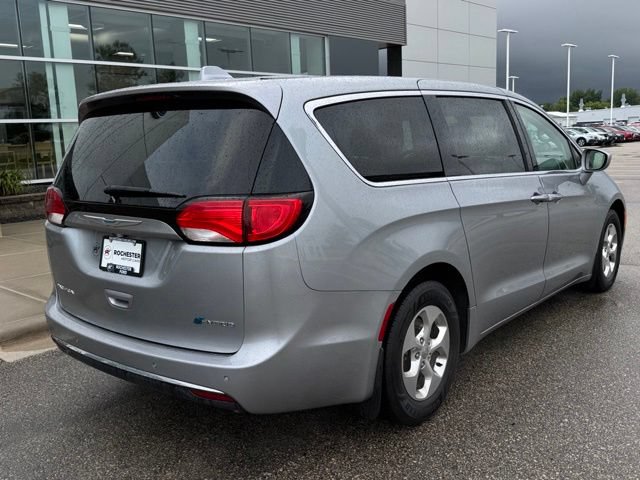 Used 2019 Chrysler Pacifica Touring Plus FWD image 40