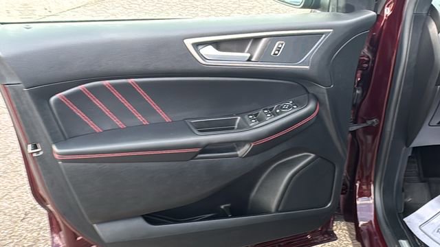 Certified 2023 Ford Edge ST-Line image 9