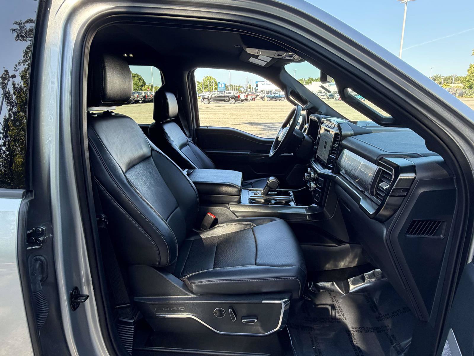 Certified 2023 Ford F150 Lariat w/ Equipment Group 502A High AWD/4WD image 27