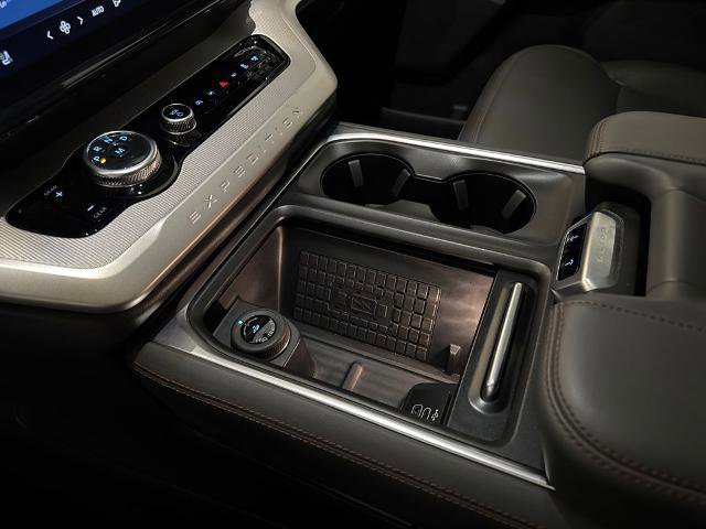 Certified 2025 Ford Expedition Active image 31