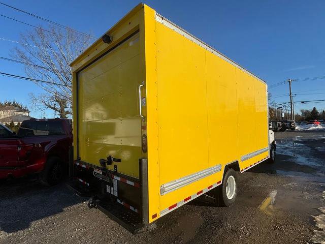 Certified 2022 Ford E-350 and Econoline 350 Super Duty w/ Power Windows & Locks Group image 4