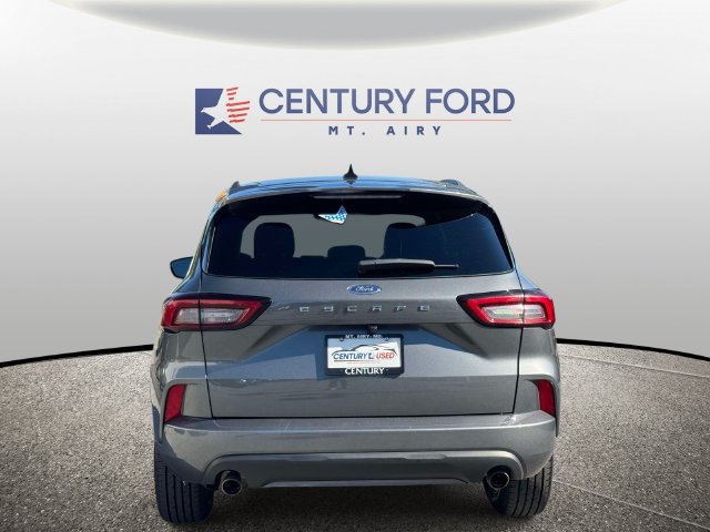 Certified 2024 Ford Escape ST-Line FWD image 3