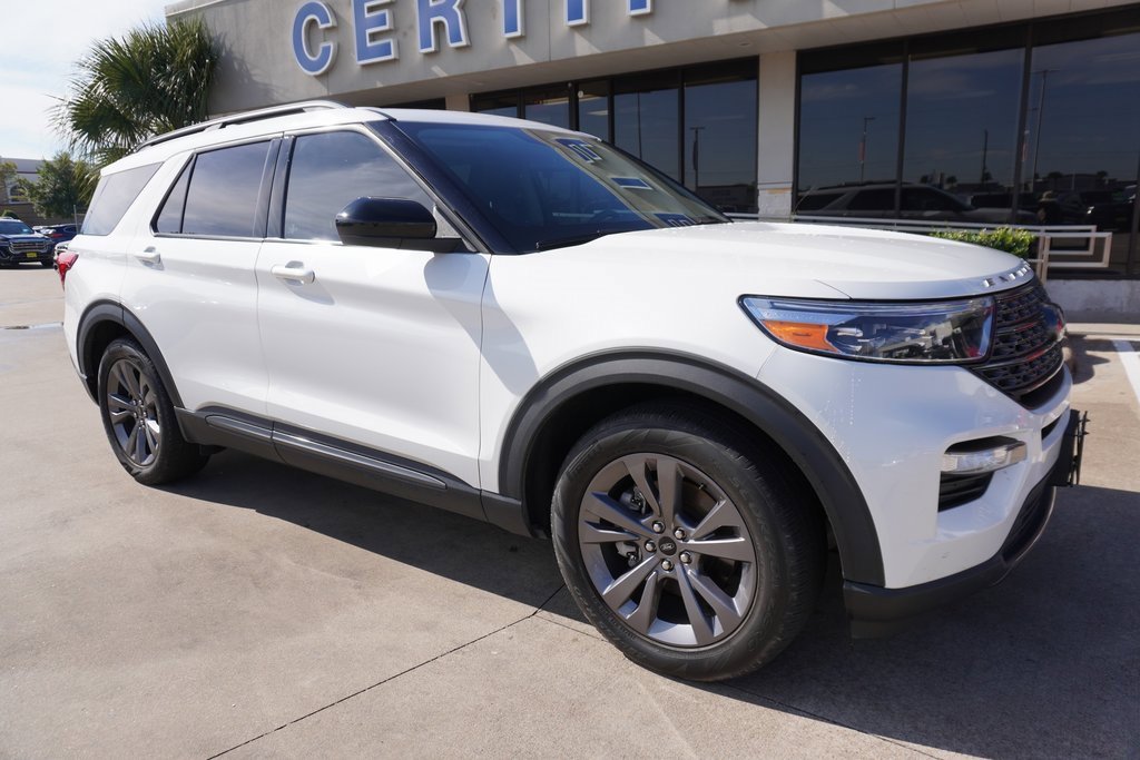 Certified 2022 Ford Explorer XLT w/ Equipment Group 202A