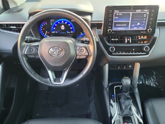 Used 2022 Toyota Corolla Cross XLE w/ Black Badges Package (TMS) FWD image 4