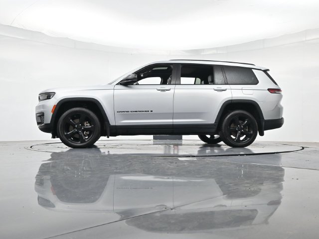 Used 2023 Jeep Grand Cherokee L Altitude AWD/4WD image 39