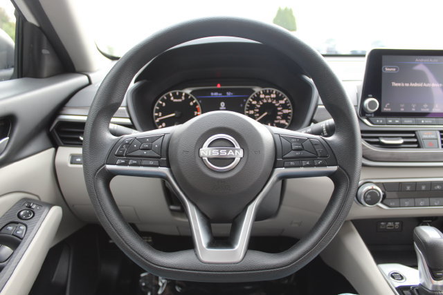 Used 2025 Nissan Altima 2.5 SV FWD image 7