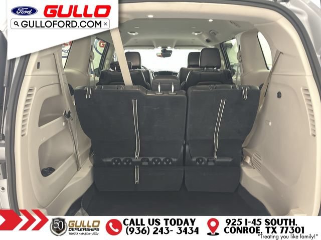 Used 2023 Chrysler Pacifica Touring-L FWD image 11