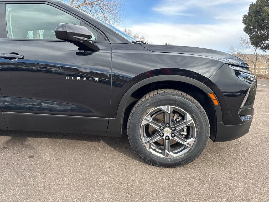 Used 2025 Chevrolet Blazer LT image 31