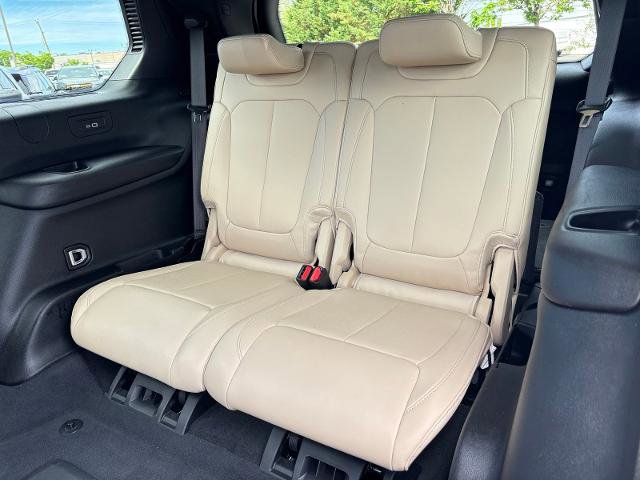Used 2024 Jeep Grand Cherokee L Limited AWD/4WD image 23