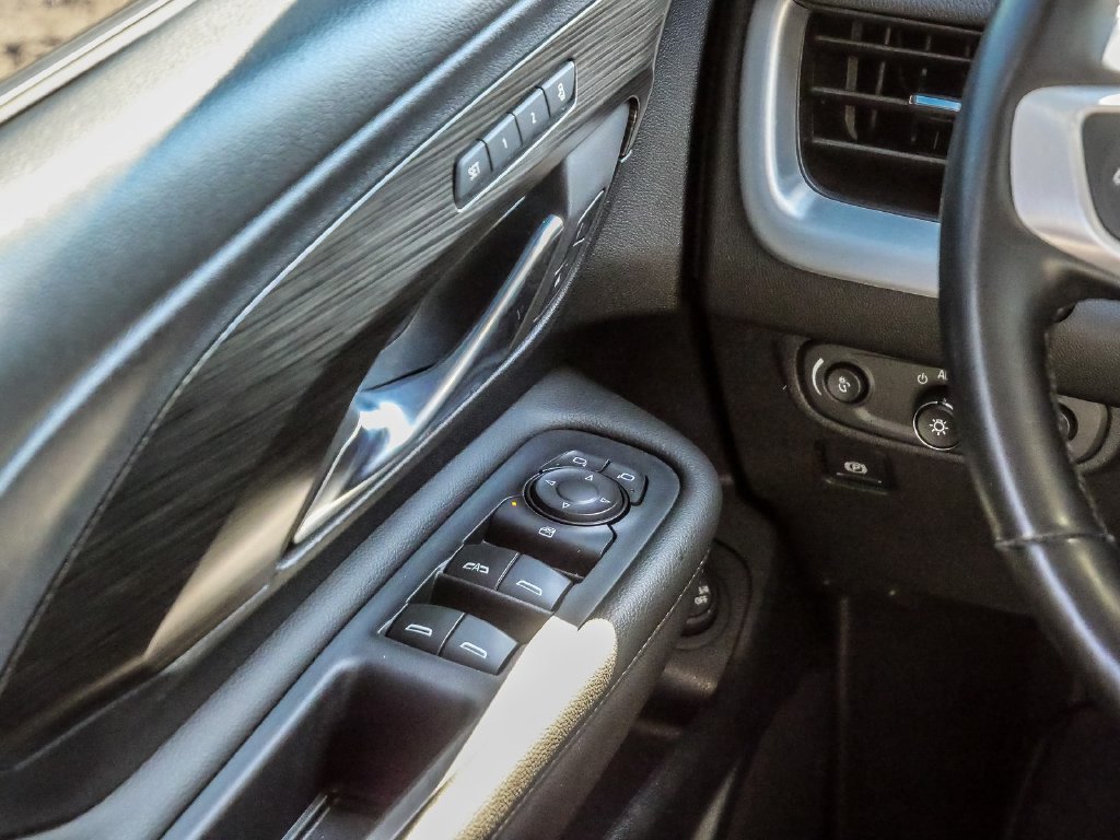 Used 2023 GMC Terrain SLT AWD/4WD image 28