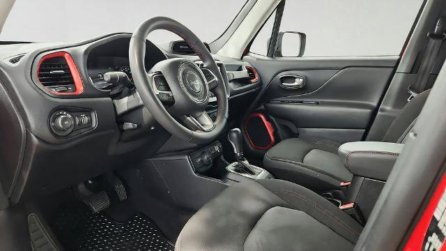 Used 2023 Jeep Renegade Trailhawk AWD/4WD image 9