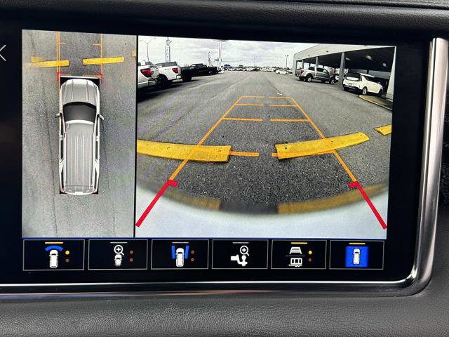 Used 2022 GMC Yukon XL Denali w/ Denali Ultimate Package image 30