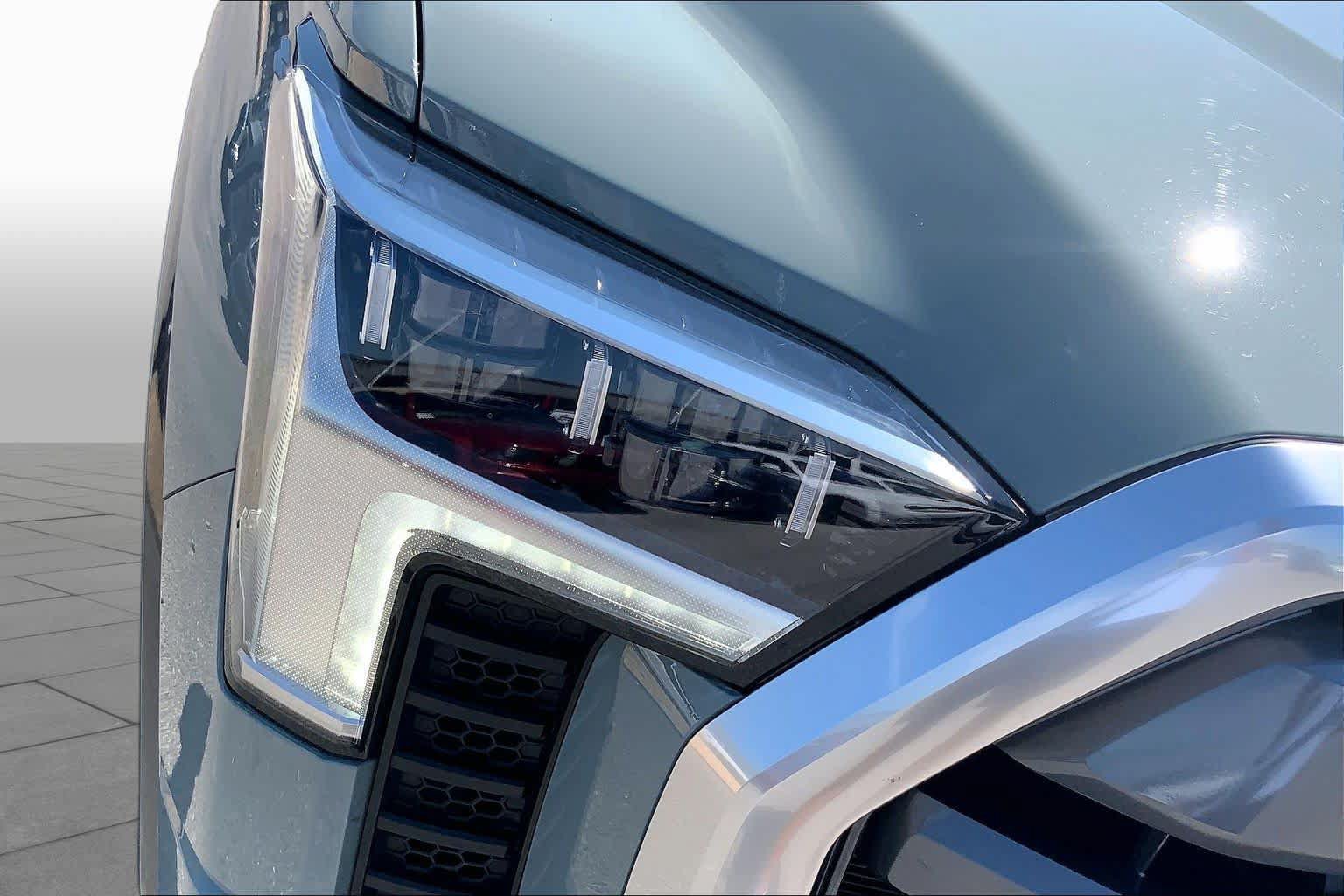 Used 2026 Toyota Tundra Limited AWD/4WD image 28