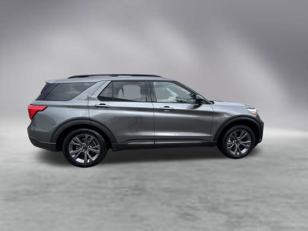 Certified 2023 Ford Explorer XLT w/ Equipment Group 202A RWD image 3