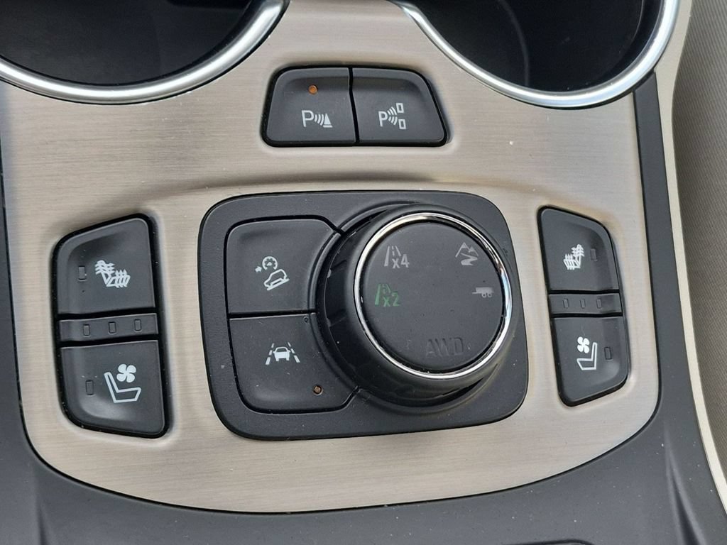 Used 2018 GMC Terrain Denali w/ Advanced Safety Package AWD/4WD image 17