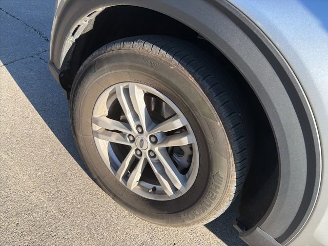 Certified 2024 Ford Explorer XLT image 17