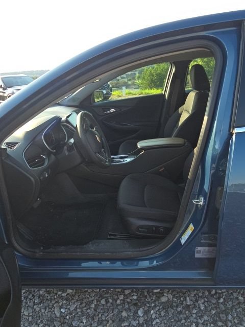 Used 2025 Chevrolet Malibu LT FWD image 8