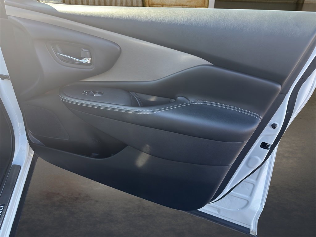 Used 2023 Nissan Murano SL w/ SL Moonroof Package image 12
