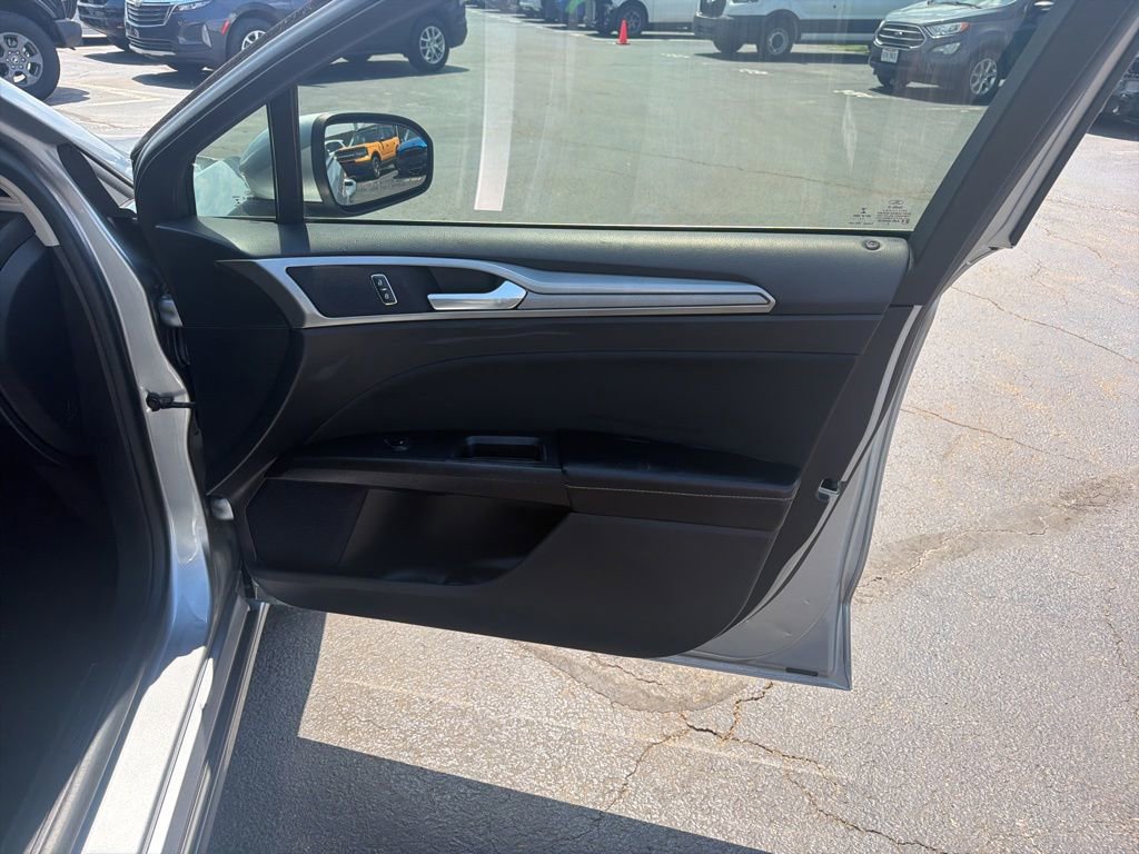 Certified 2020 Ford Fusion SE FWD image 34