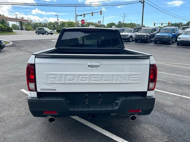 Used 2025 Honda Ridgeline Black Edition image 4