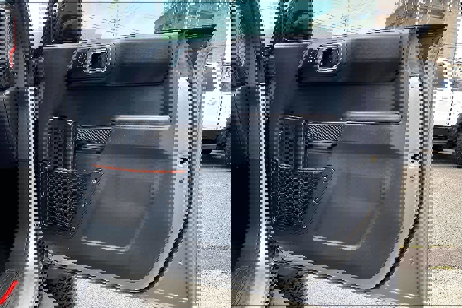 Certified 2024 Ford Bronco Raptor w/ Interior Carbon Fiber Pack 6 AWD/4WD image 28