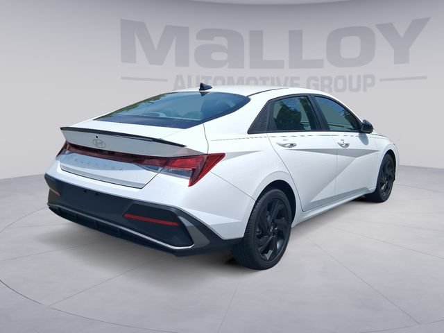 Used 2026 Hyundai Elantra Sport FWD image 5