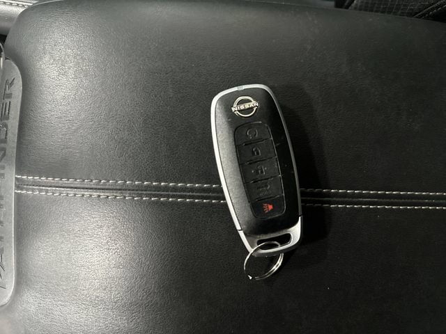 Used 2025 Nissan Pathfinder SV FWD image 33