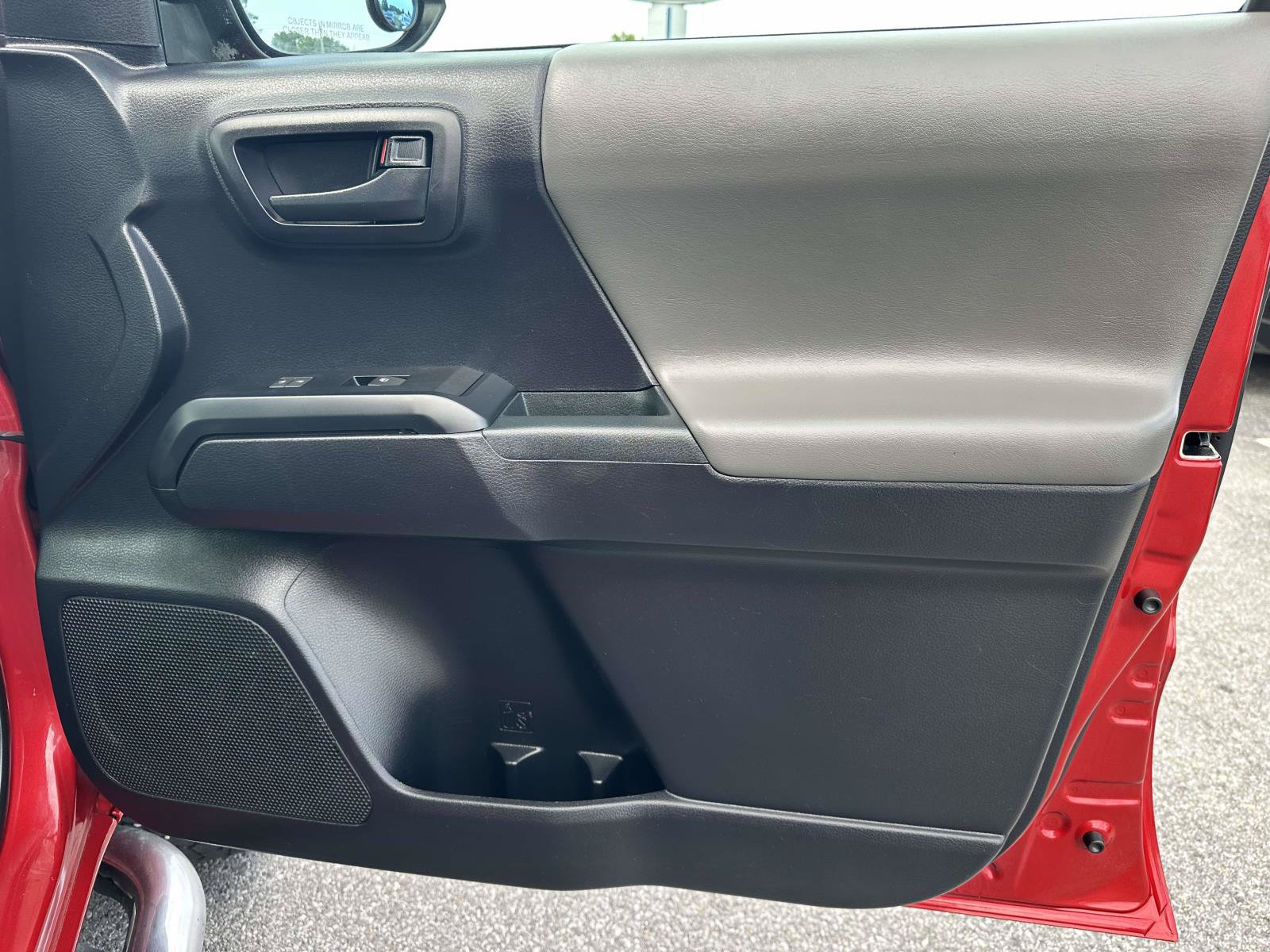Used 2020 Toyota Tacoma SR w/ SR Convenience Package RWD image 21