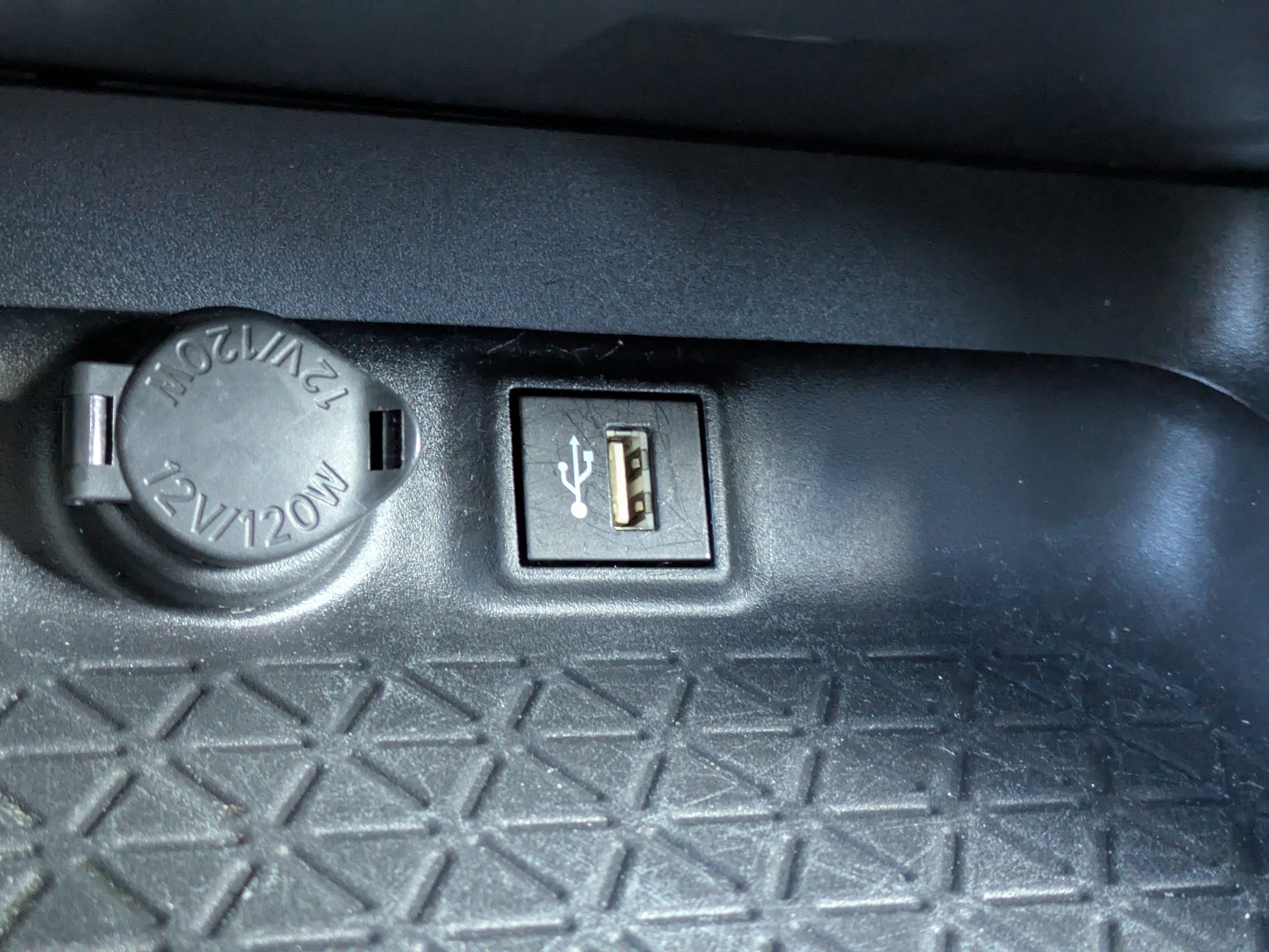 Used 2024 Toyota RAV4 LE AWD/4WD image 21