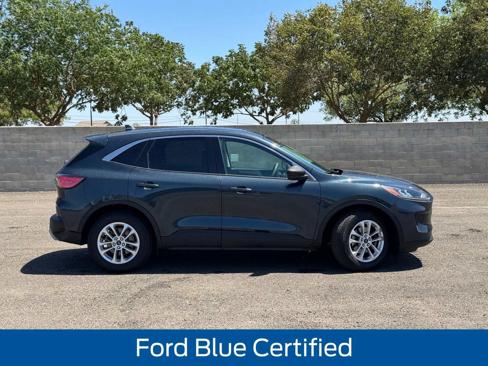 Certified 2022 Ford Escape SE FWD image 2